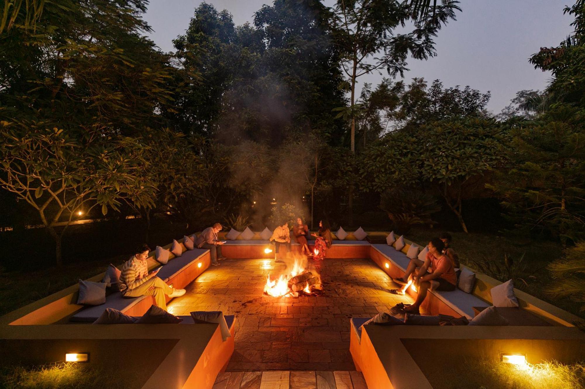 Kasara Chitwan Hotel Patlahara Ngoại thất bức ảnh