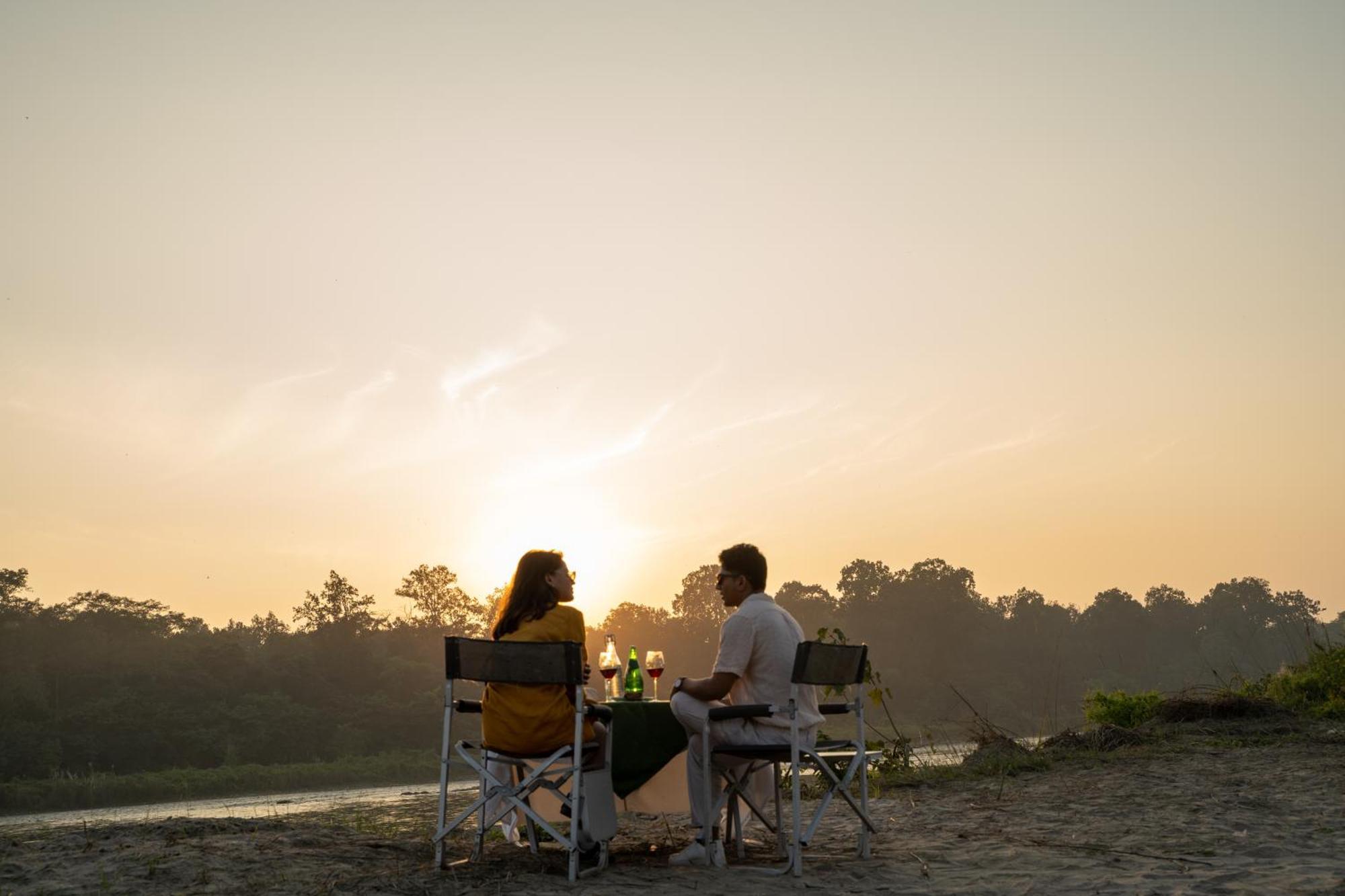 Kasara Chitwan Hotel Patlahara Ngoại thất bức ảnh
