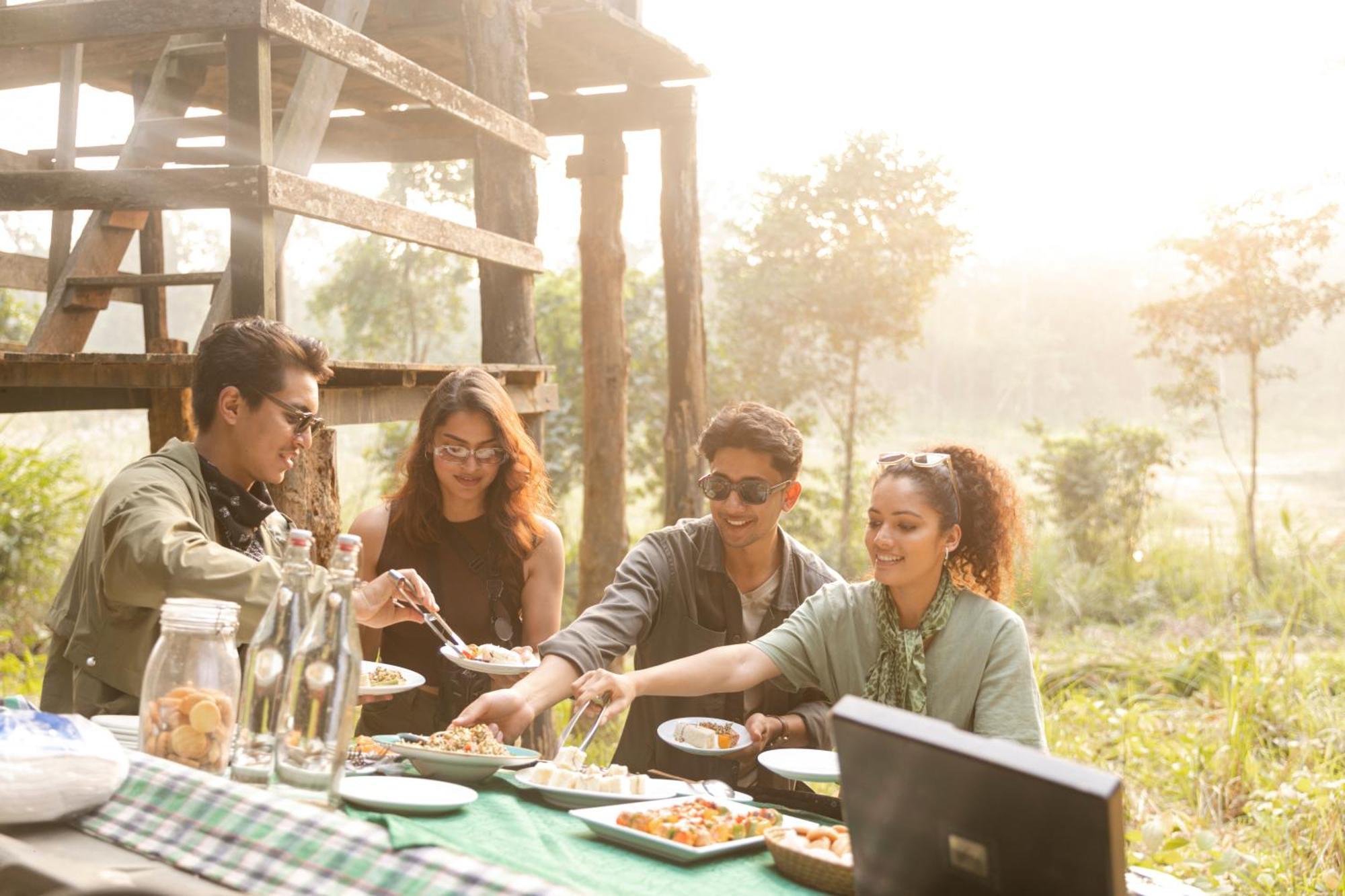 Kasara Chitwan Hotel Patlahara Ngoại thất bức ảnh