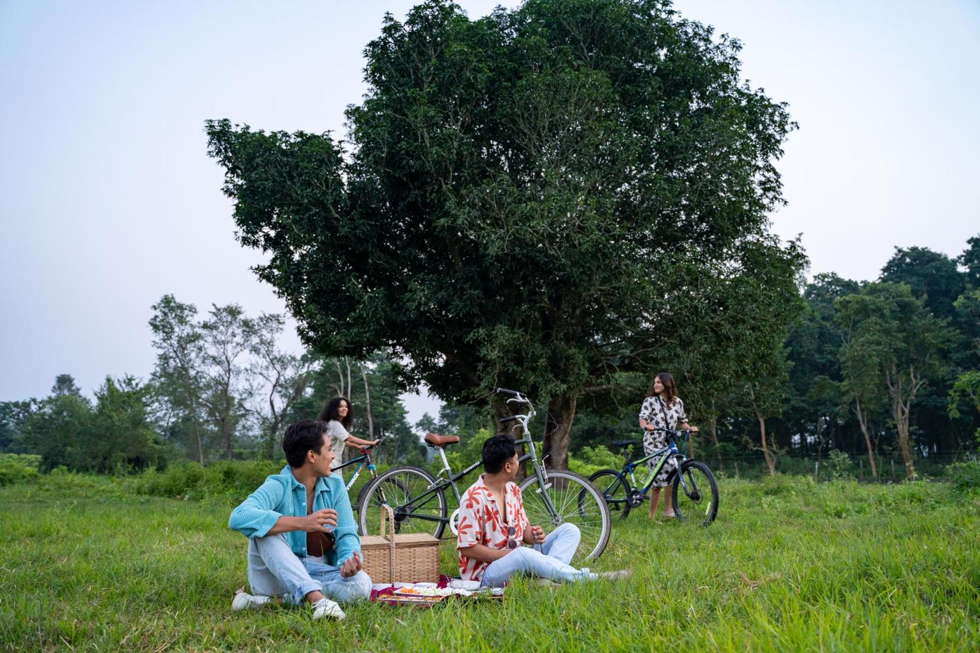 Kasara Chitwan Hotel Patlahara Ngoại thất bức ảnh