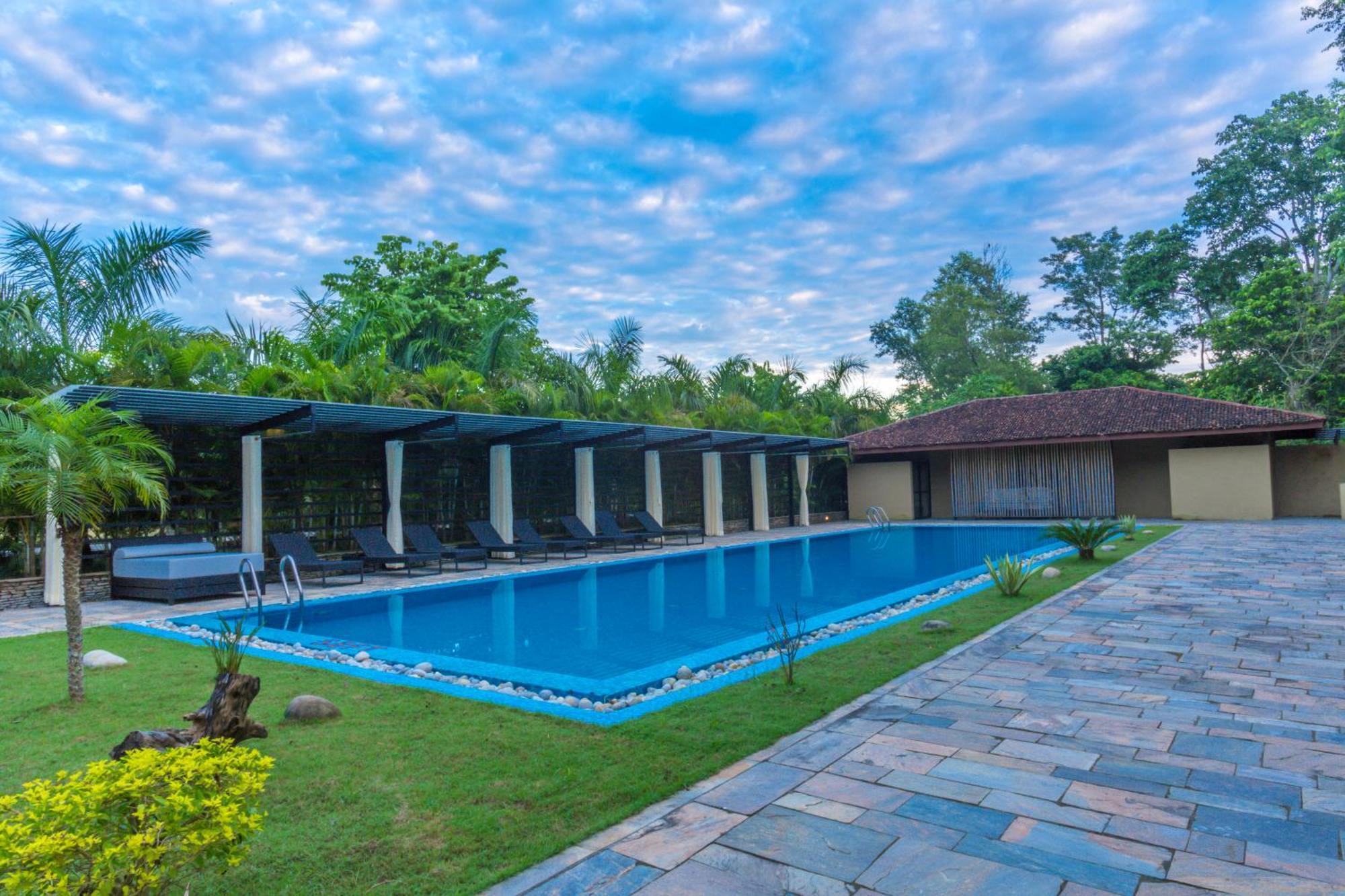 Kasara Chitwan Hotel Patlahara Ngoại thất bức ảnh