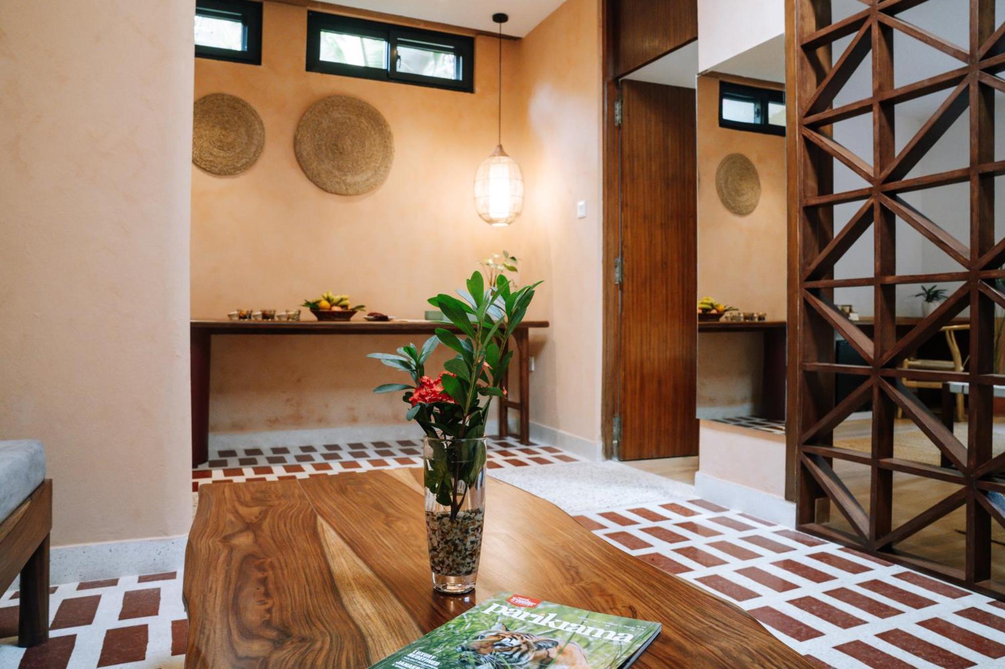 Kasara Chitwan Hotel Patlahara Ngoại thất bức ảnh
